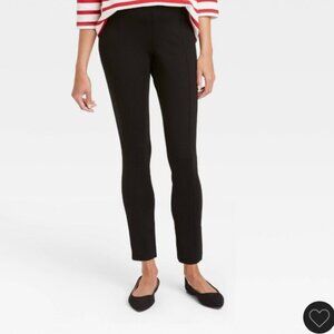 The Nines by Hatch maternity skinny ponte pull on pants. Size small